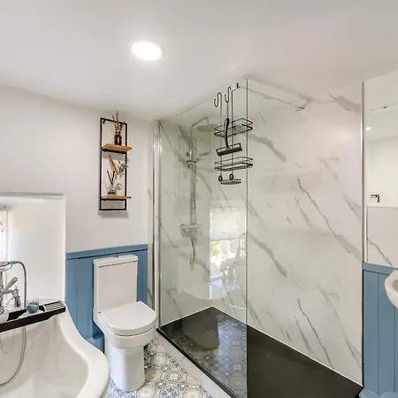 Court End Dom wakacyjny